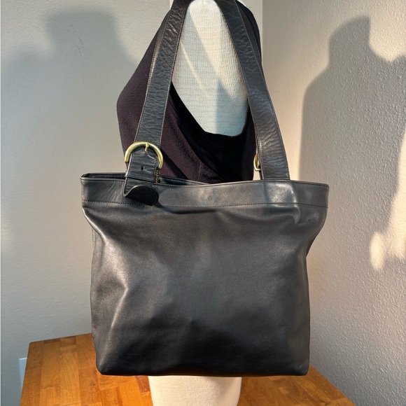 Coach Handbags - Vintage 90s Coach Lexington Bag 4140 Black Glove Tanned Leather USA Made